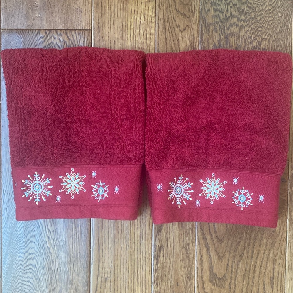 Winter Wonderland Snowflake Fingertip Towels- Set of 2